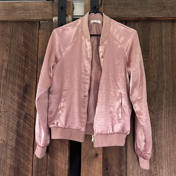 Pink tone it up bomber jacket size medium - Picture 2 of 9